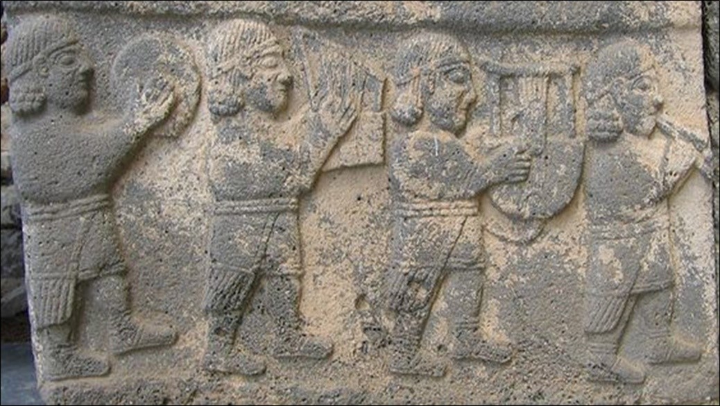 Relieve del museo Karatepe Aslantas Relieve del museo Karatepe Aslantas